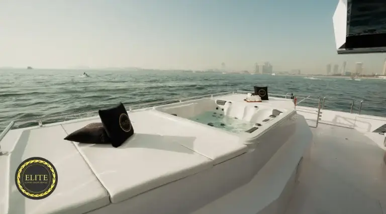 Modern Boat 100 FT (4)